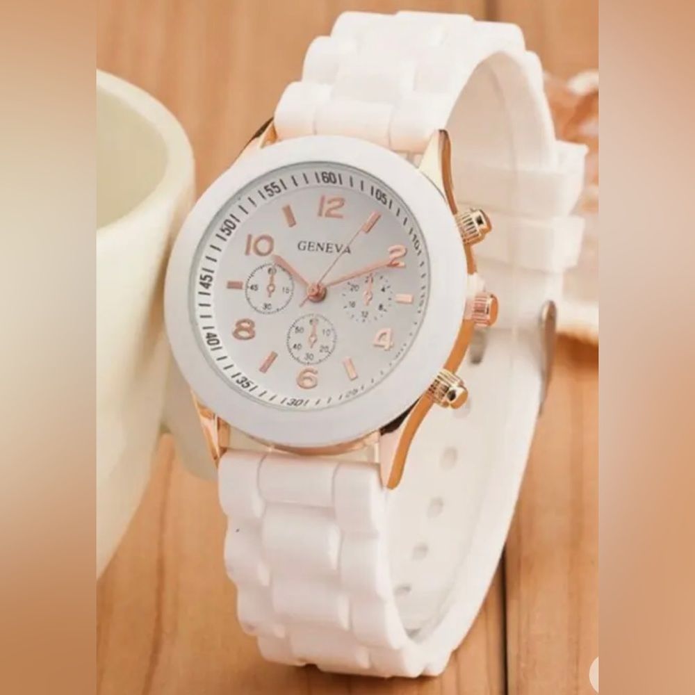 WHITE SILICONE QUARTZ WATCH